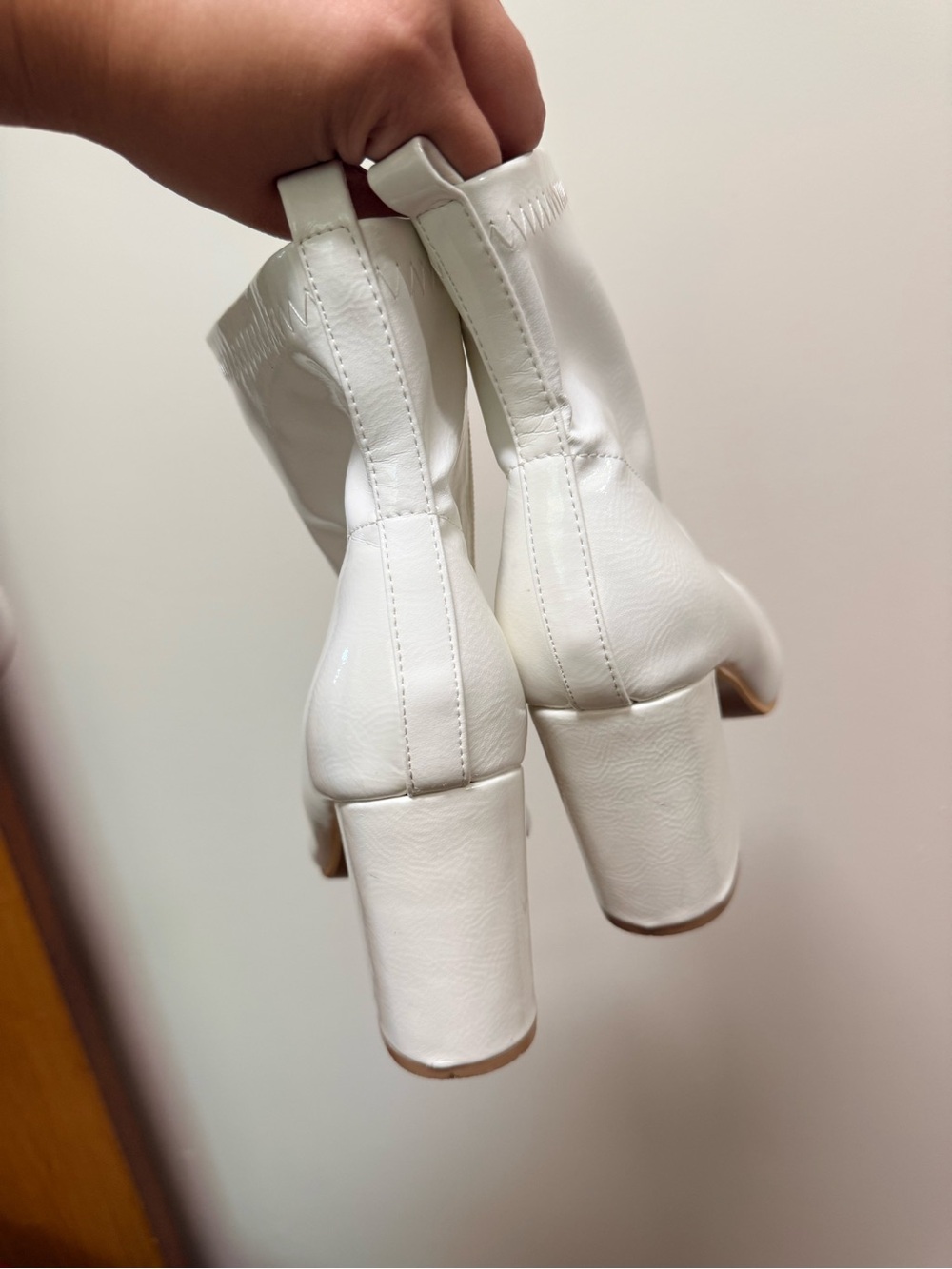 Women’s White Pointed Toe Block Heel Ankle Boots - Picture 7 of 8